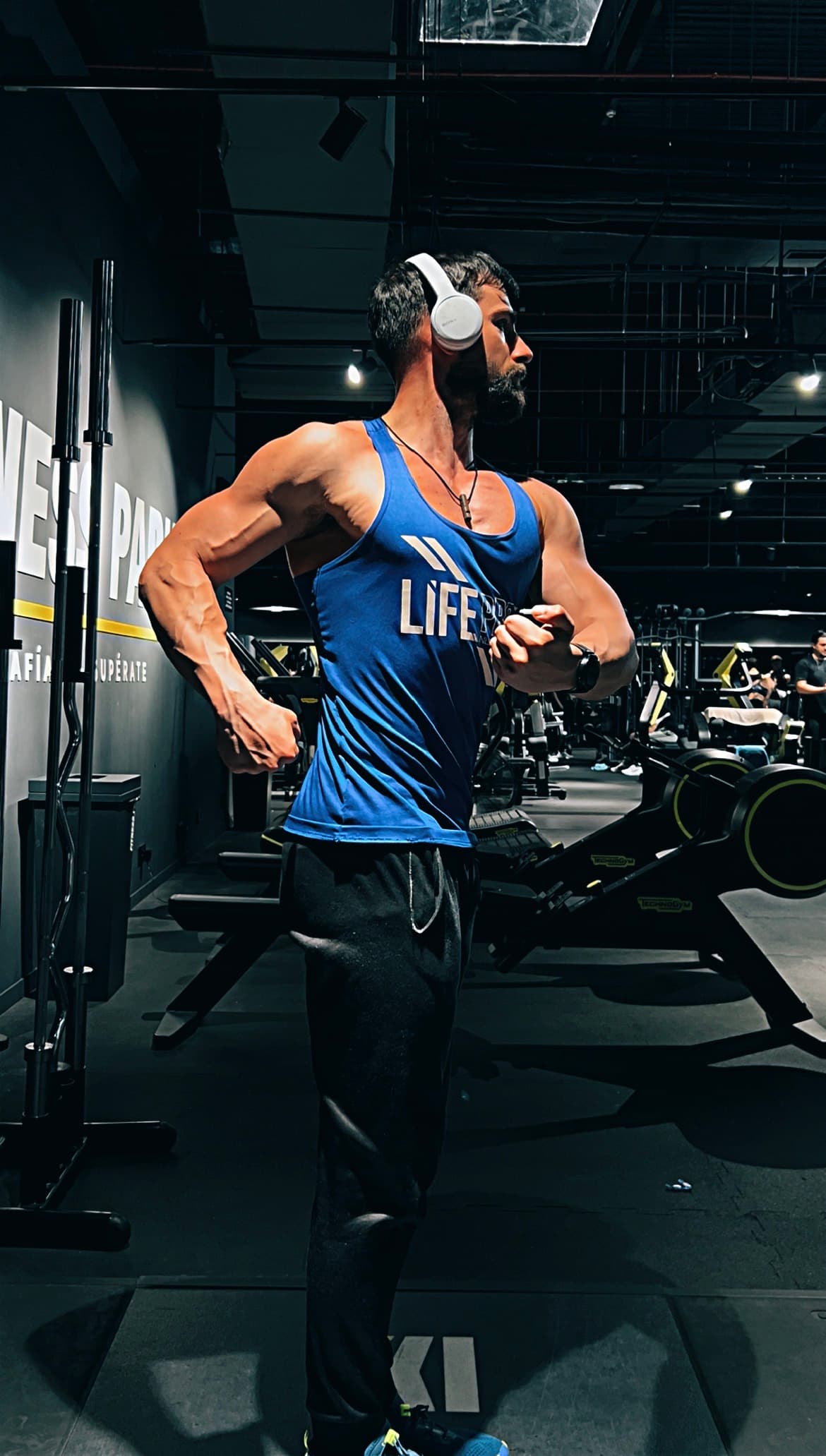 Antonio Muñoz — En el gym